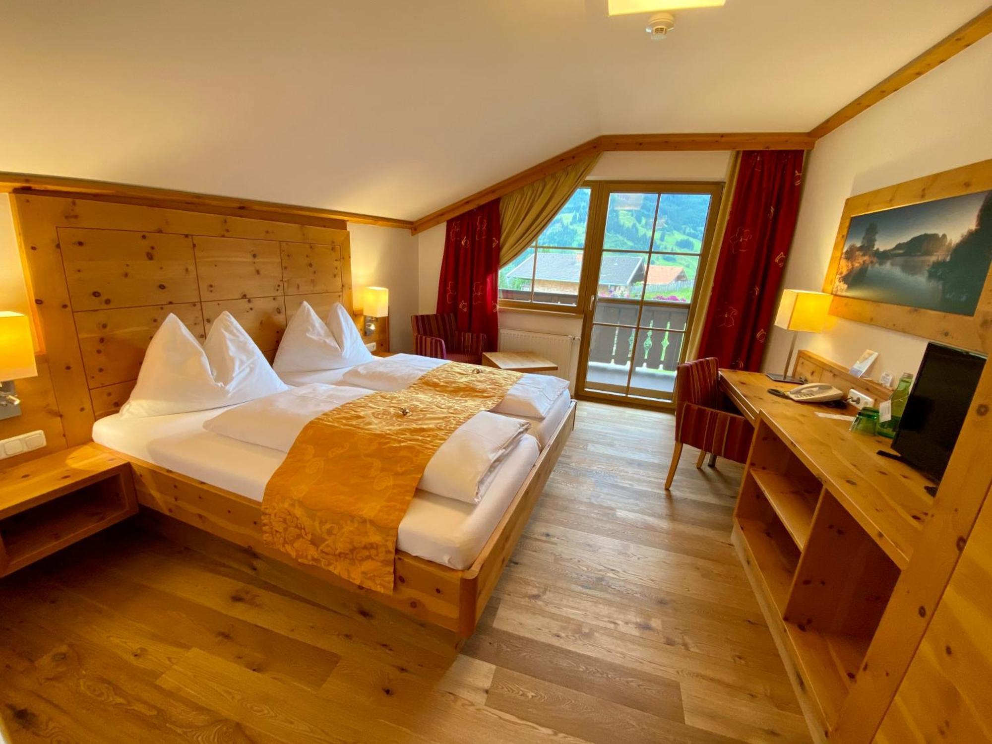 Berghotel Alpenklang グロースアルル エクステリア 写真